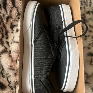 Vans Atwood black/Orion. Never worn. Size 4